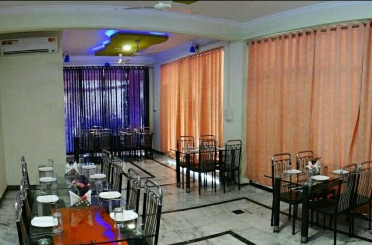 Ganga Palace Hotel Ujjain Exterior photo